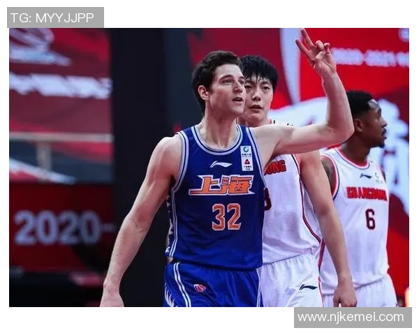 重庆篮球队与广州篮球队赛后复盘总结比赛经验与教训分析